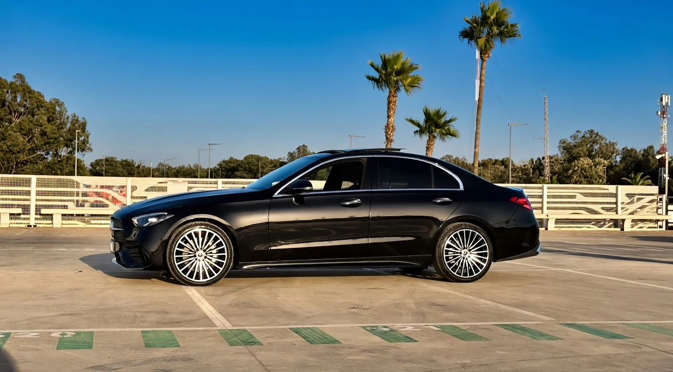 Mercedes-Benz C-Class AMG vue 2